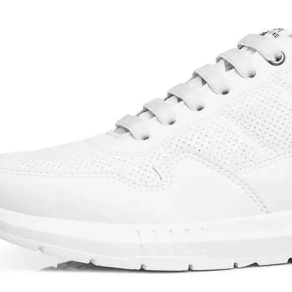 Tênis casual masculino branco Pegada vista frontal mostrando detalhes do material e acabamento